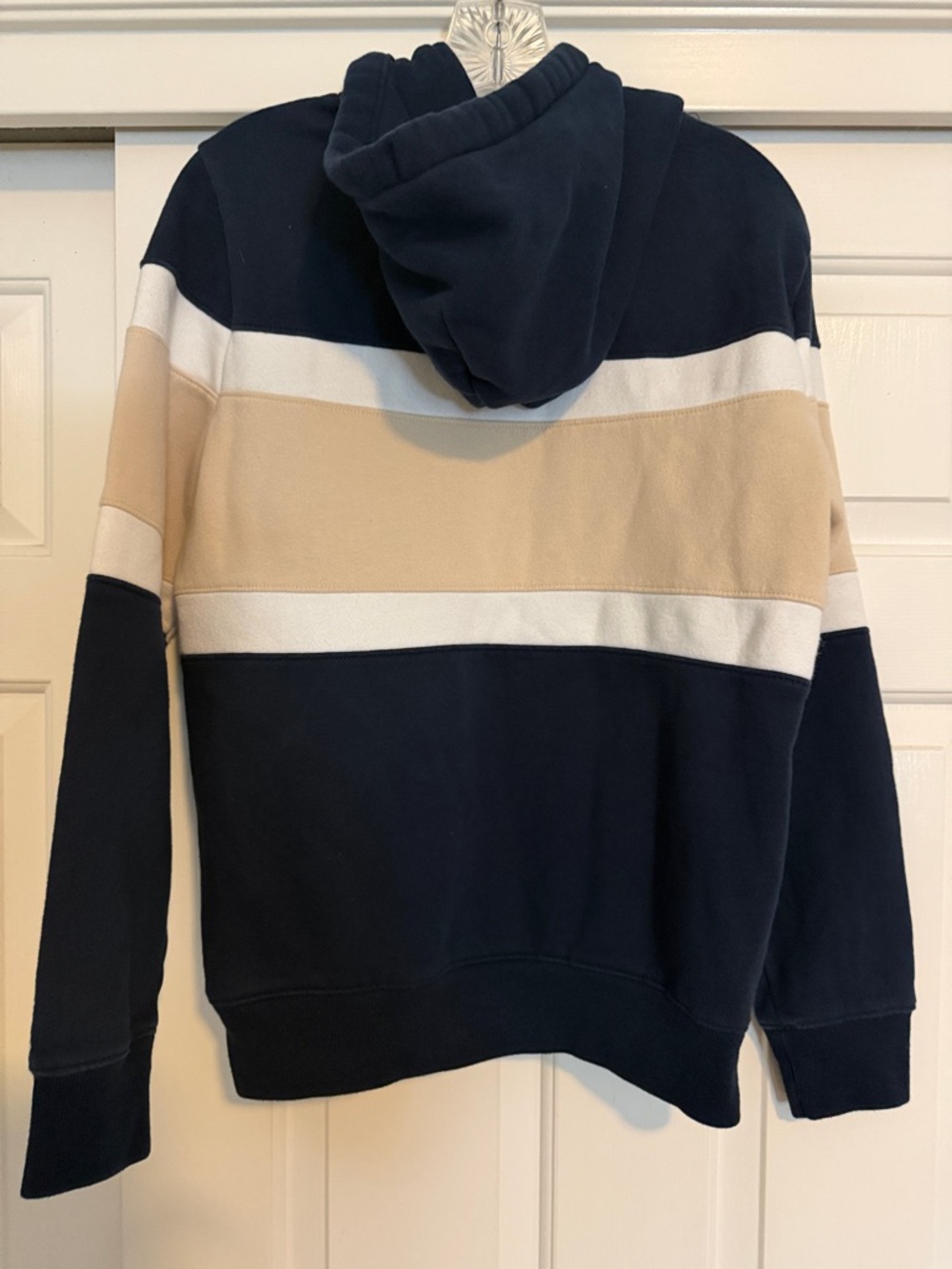 Hollister Navy, Beige & White Pullover Hoodie - Like New - Picture 2 of 4